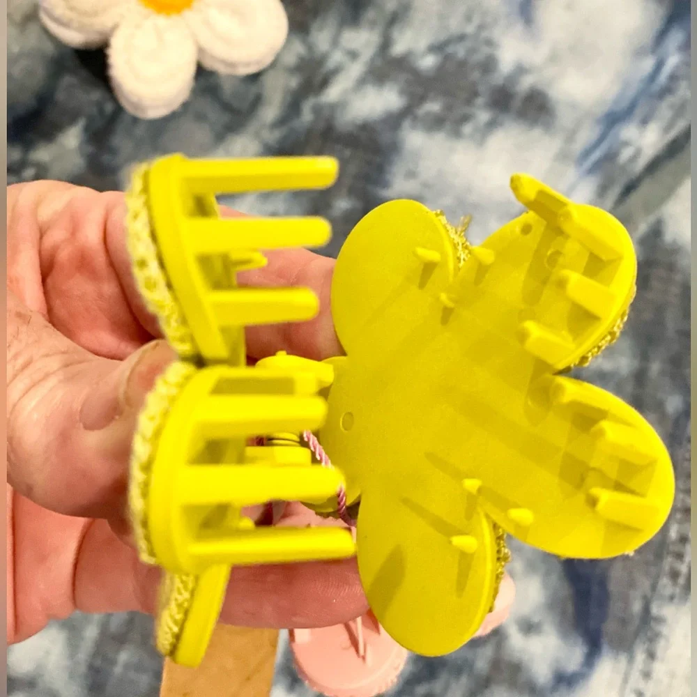 🌸Crocheted Boho Daisy Jaw Clips/2